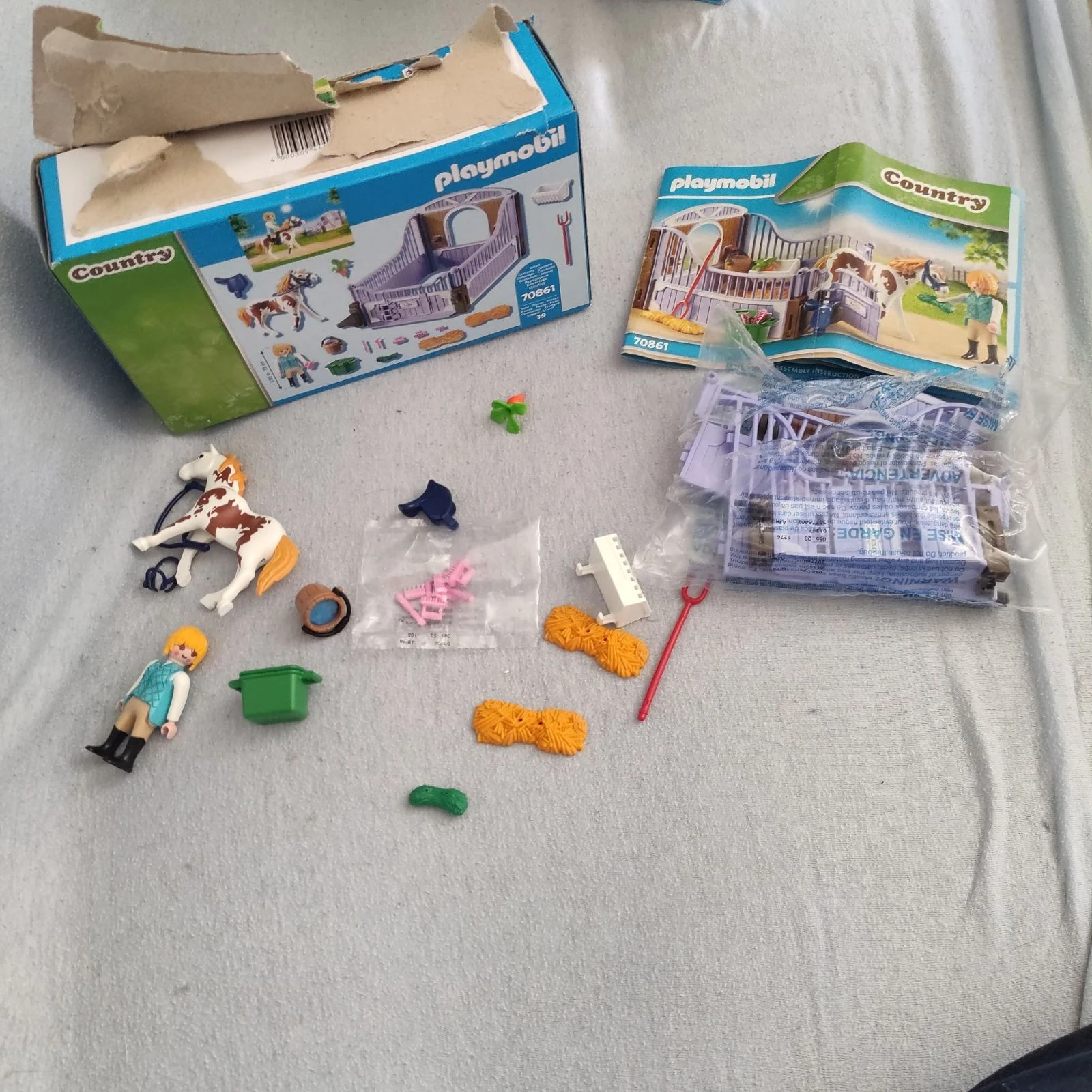 Playmobil 70861 – Caja de Luna con establo, caballo, jinete y accesorios – Completo – photo 2